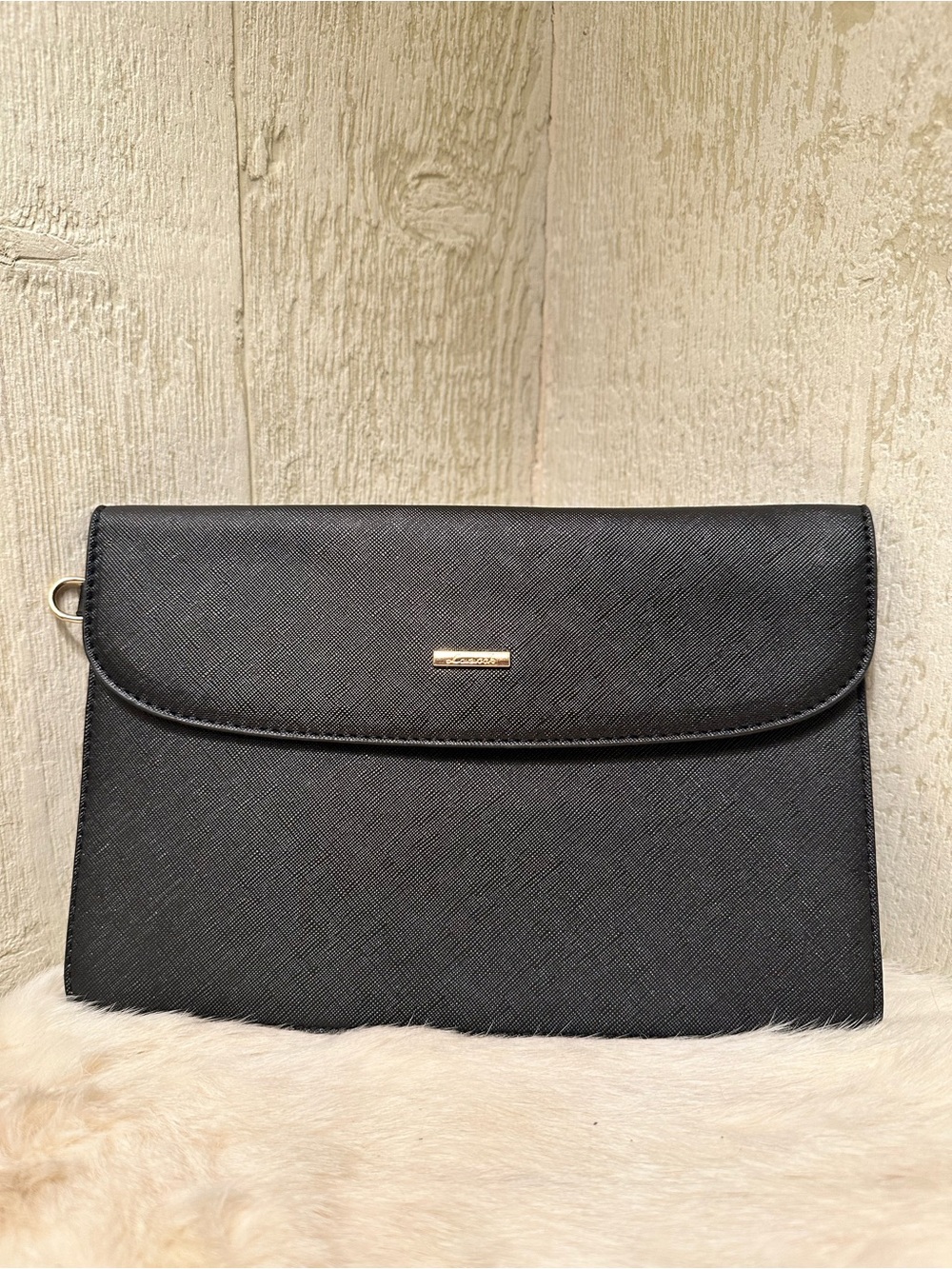 Lovevook Classic Black Textured Envelope Clutch with Gold Accent
